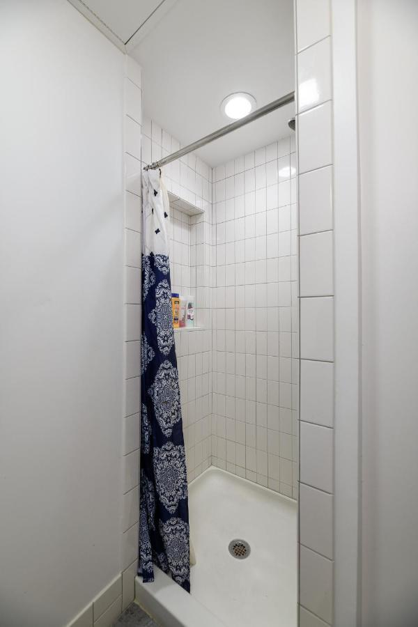 Small Fully Equipped Contemporary Studio Near Mgh Бостон Экстерьер фото